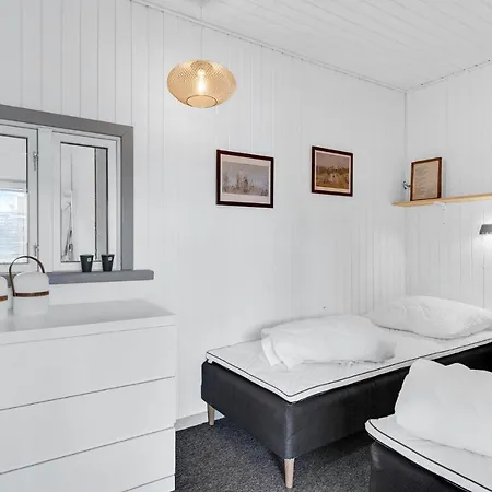 Amazing In Brkop With 2 Bedrooms * בורקופ
